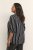 Kaffe Curve Sida Blusa Preto/Giz À Riscas - Blusas e Túnicas - 