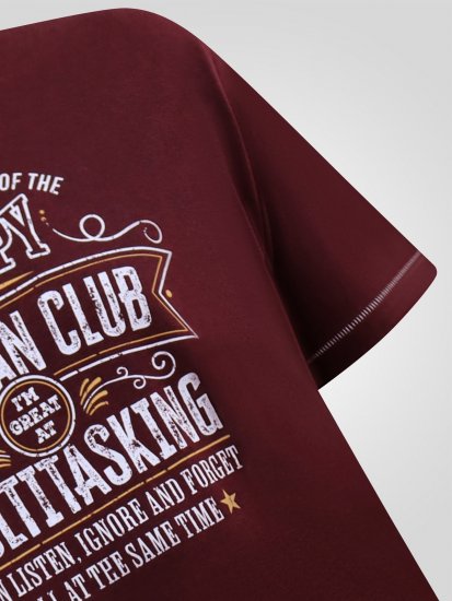 D555 Baldwin Grumpy Old Man Club Print Crew Neck T-shirt Burgundy/ Black Twist - T-shirts - T-shirts Homem Tamanhos Grandes