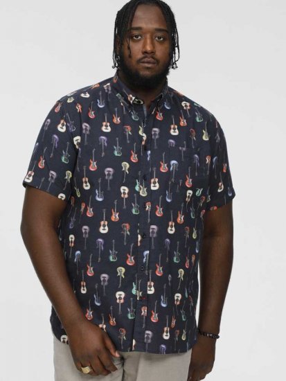 D555 BARRATT Guitar AO Printed Button Down Collar S/S Shirt - Camisas - Camisas Homem Tamanhos Grandes