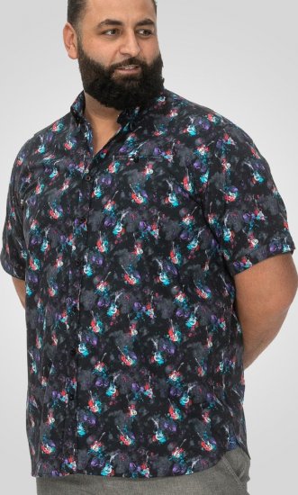 D555 Farnborough Short Sleeve Guitar AOP Shirt With Hidden Button Down Black - Camisas - Camisas Homem Tamanhos Grandes