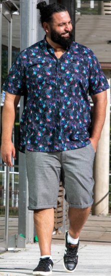 D555 Farnborough Short Sleeve Guitar AOP Shirt With Hidden Button Down Black - Camisas - Camisas Homem Tamanhos Grandes