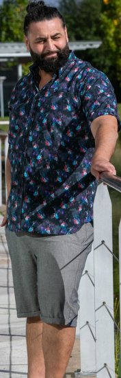 D555 Farnborough Short Sleeve Guitar AOP Shirt With Hidden Button Down Black - Camisas - Camisas Homem Tamanhos Grandes