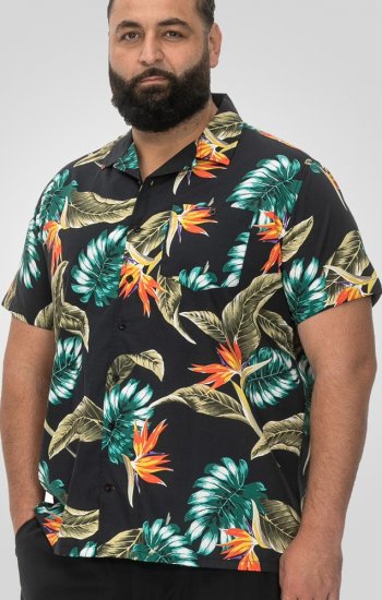 D555 Selby Hawaiian AOP Short Sleeve Revere Collar Shirt Black - Camisas - Camisas Homem Tamanhos Grandes