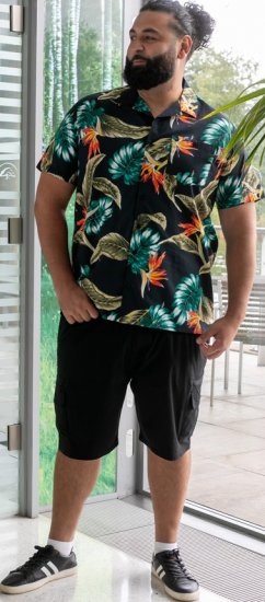 D555 Selby Hawaiian AOP Short Sleeve Revere Collar Shirt Black - Camisas - Camisas Homem Tamanhos Grandes