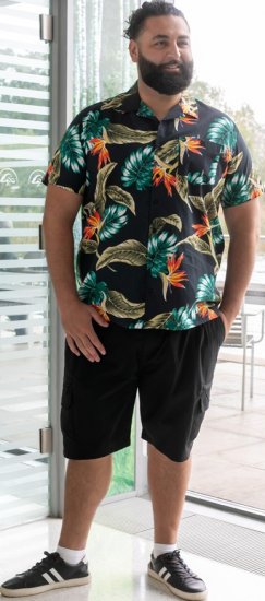 D555 Selby Hawaiian AOP Short Sleeve Revere Collar Shirt Black - Camisas - Camisas Homem Tamanhos Grandes