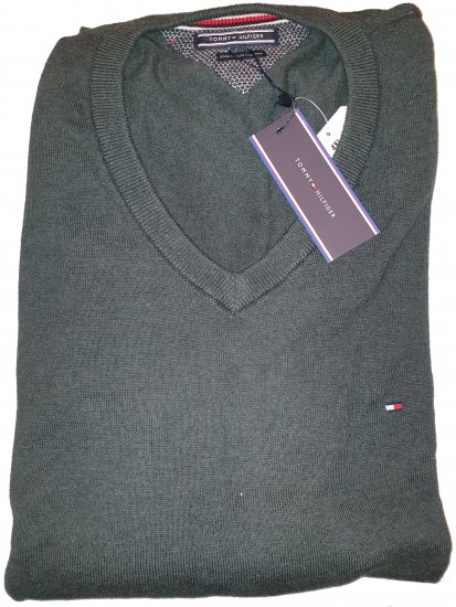 Tommy Hilfiger Cashmere Sweater - A promoção louca de abril da Motley - 