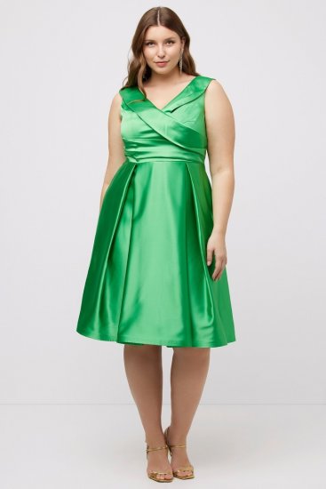 Ulla Popken 817135 Vestido de noite evasê com decote em V Verde - Vestidos de noite - Vestidos de festa em tamanhos grandes