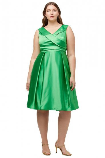 Ulla Popken 817135 Vestido de noite evasê com decote em V Verde - Vestidos de noite - Vestidos de festa em tamanhos grandes
