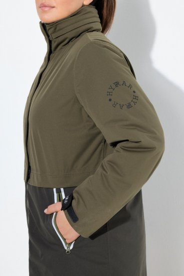 Ulla Popken 843480 Casaco técnico HYPRAR bicolor com capuz Verde azeitona - Casacos - Casacos de Mulher em Tamanhos Grandes