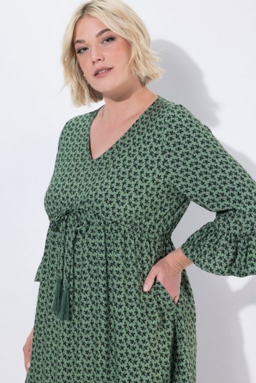 Ulla Popken 847798 Vestido midi evasê com decote em V Verde escuro - Vestidos midi - Vestidos Midi Tamanhos Grandes
