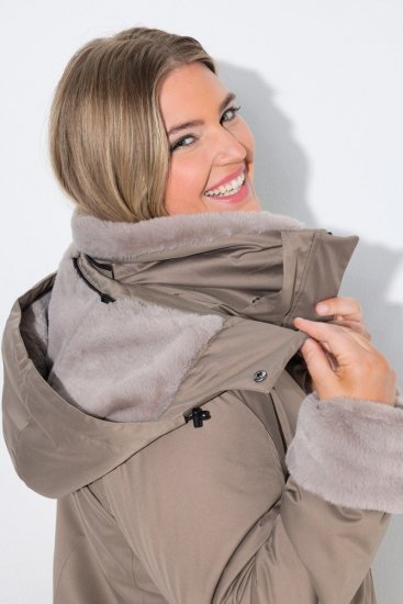 Ulla Popken 850509 Casaco de pelo sintético Taupe - Jaquetas - Casacos plus size para mulher