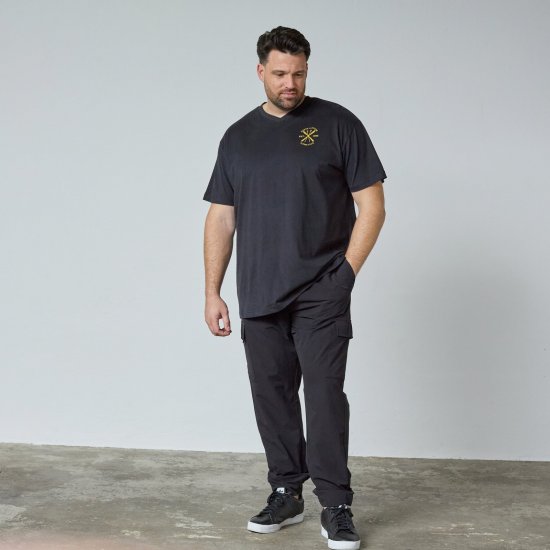 North Latitude Alpine Club T-Shirt Preto - TALL T-shirts - T-Shirts para Homens Altos