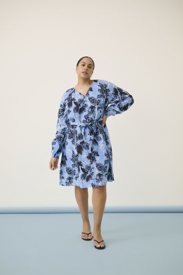 Kaffe Curve Aliana Dress Blue Flower Animal - Vestidos midi - 