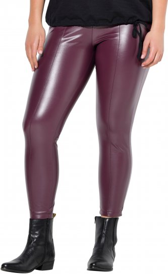 Ulla Popken Metallic Faux Leather Leggings Plum - Jeans & Calças Femininas em Tamanhos Grandes – Plus Size - 