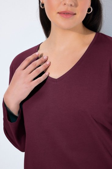 Ulla Popken Back To Basics V-Neck Relaxed Fit Cotton Tee Dark Berry - T-shirts - T-shirts femininas