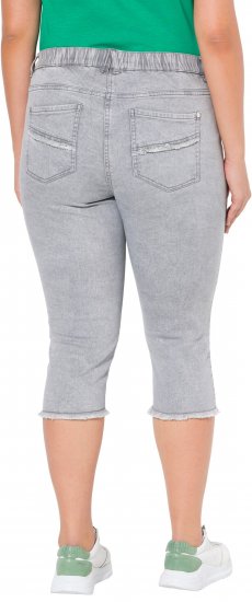 Ulla Popken Denim Fringed Hem Capris Grey - Jeans & Calças Femininas em Tamanhos Grandes – Plus Size - 