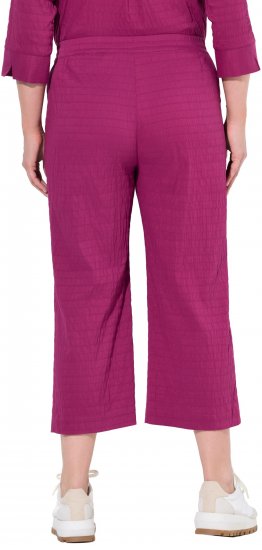 Ulla Popken Textured Elastic Waist Cropped Pants Magnolia Red - Jeans & Calças Femininas em Tamanhos Grandes – Plus Size - 