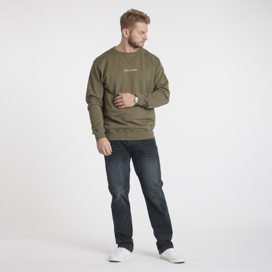 North Latitude Denim Logo Sweatshirt Dusty Olive Green TALL - TALL camisolas - Sweatshirts TALL para Homem Alto