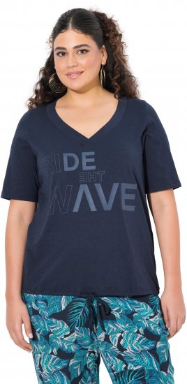 Ulla Popken Ride The Wave Short Sleeve V-Neck Graphic Tee Navy Blue - T-shirts estampadas para mulher - 