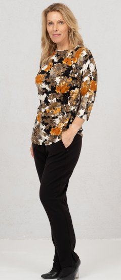 Scandinavian Caramel Flowers Blouse Orange and Brown - T-shirts estampadas para mulher - 